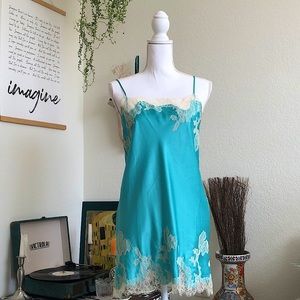 Beautiful VS slip dress 🕊